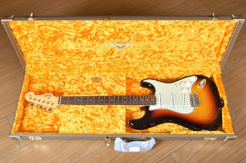 Vintage Custom 1959 Stratocaster with case