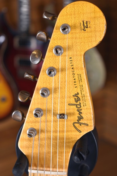 Limited Edition Relic '64 Special Strat headstock