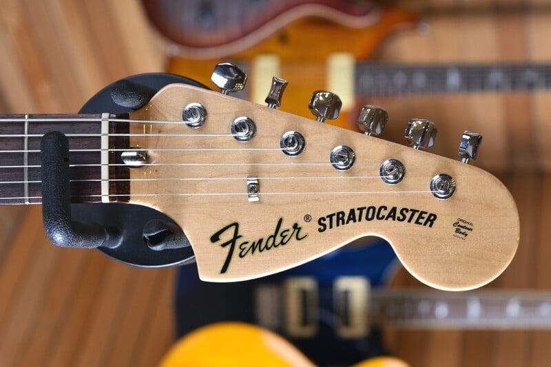 70 AVRI Stratocaster Headstock front