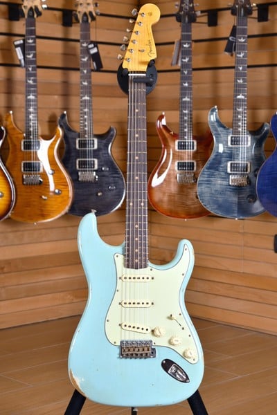 60 Stratocaster front