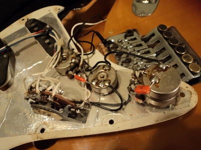 HRR '60s Stratocaster electronics