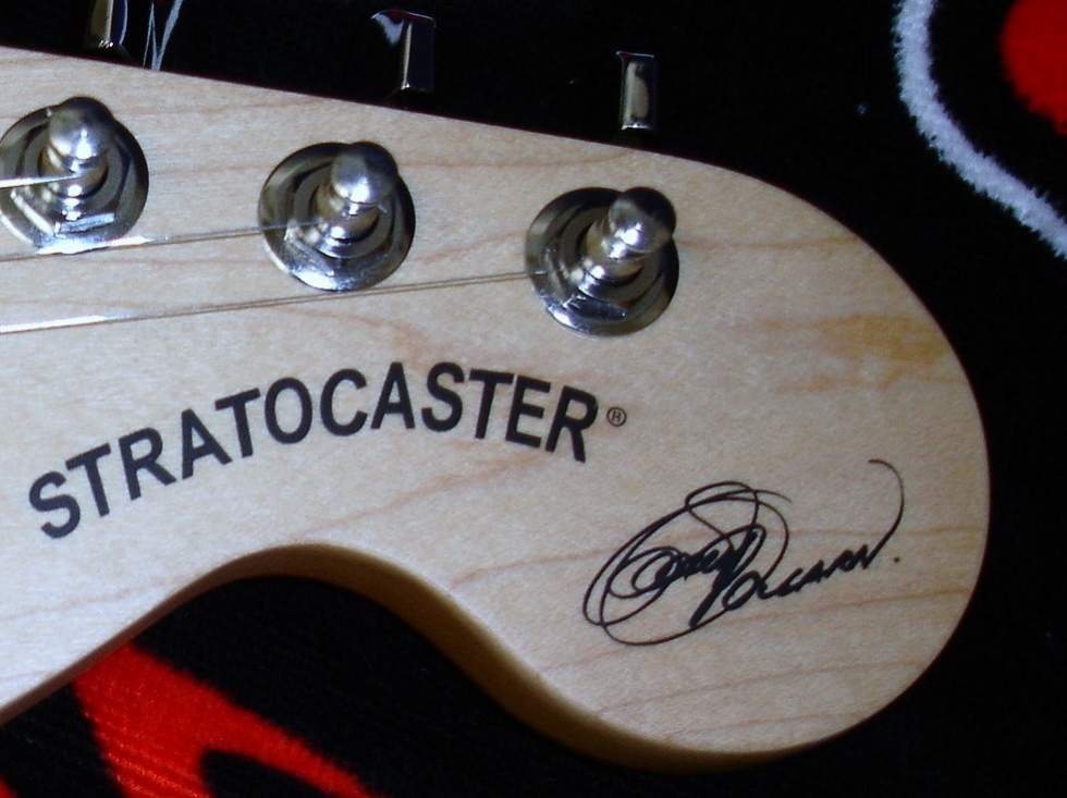 Squier O-Larn Signature Stratocaster (China)