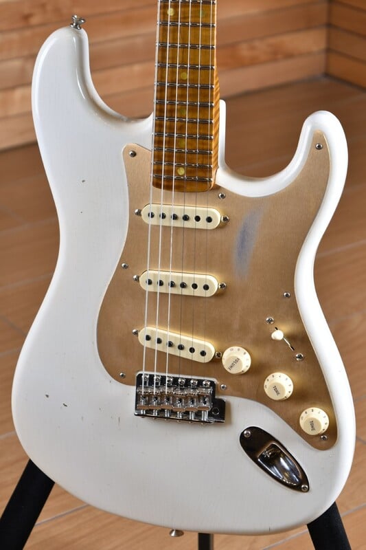Limited Edition '58 Special Strat Journeyman Relic body side