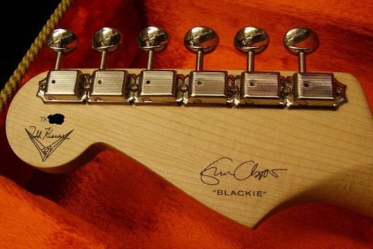 Master built black Clapton Stratocaster del Custom Shop. It  exhibited 