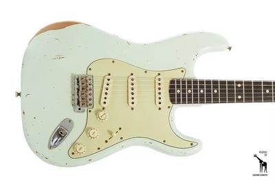 Builder Select 1962 Stratocaster Relic body