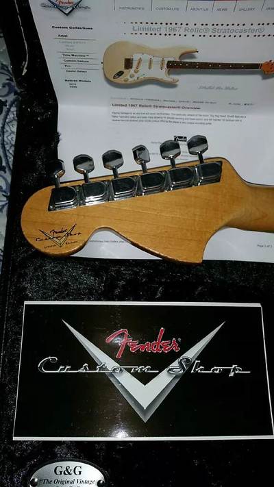 Limited 1967 Stratocaster Relic head back