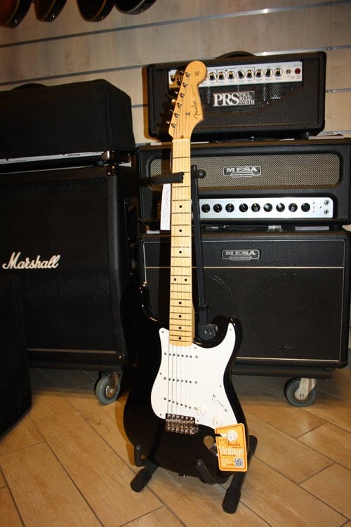 56 AVRI Stratocaster front
