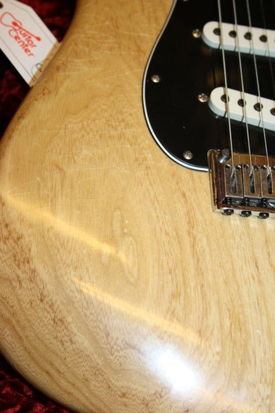 20th Anniversary Stratocaster Detail