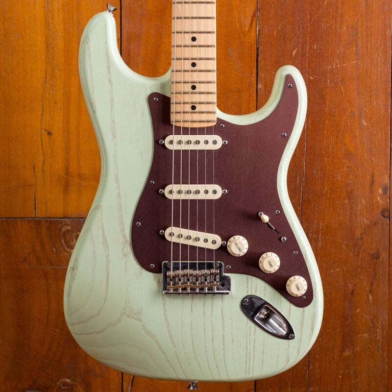 
rustic ash stratocaster Body front
