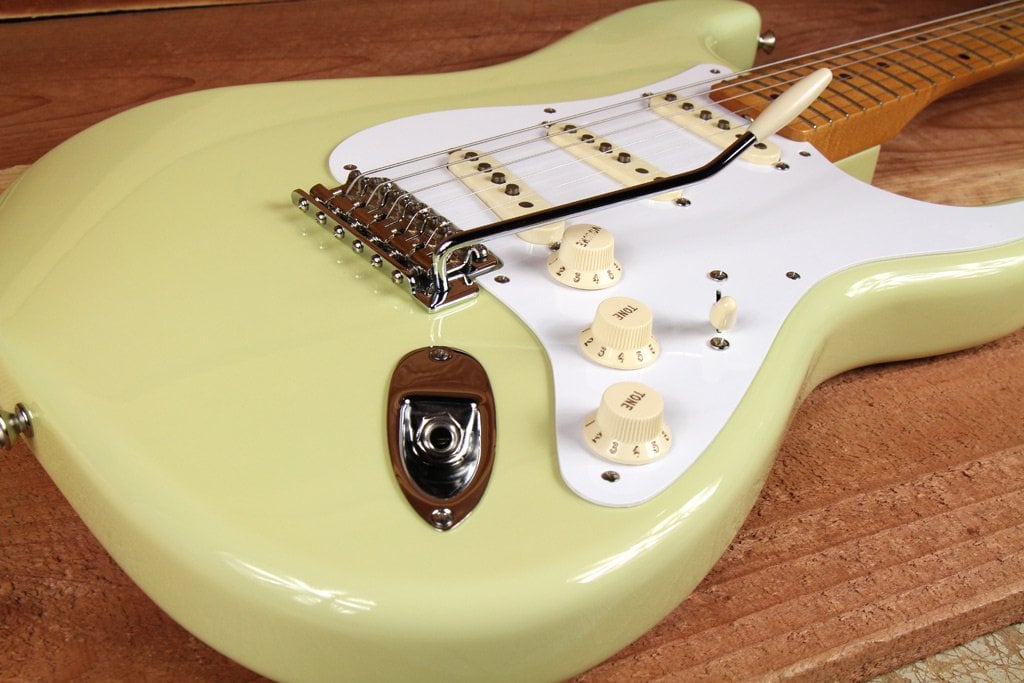 Classic '50s Stratocaster slanted body side