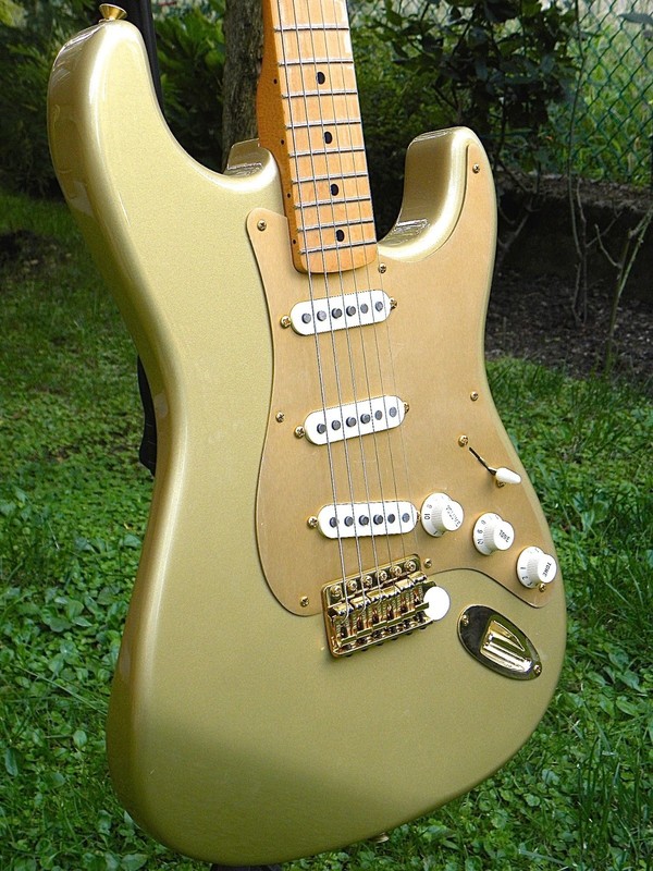 50th Anniversary Golden Stratocaster (MIM) - FUZZFACED