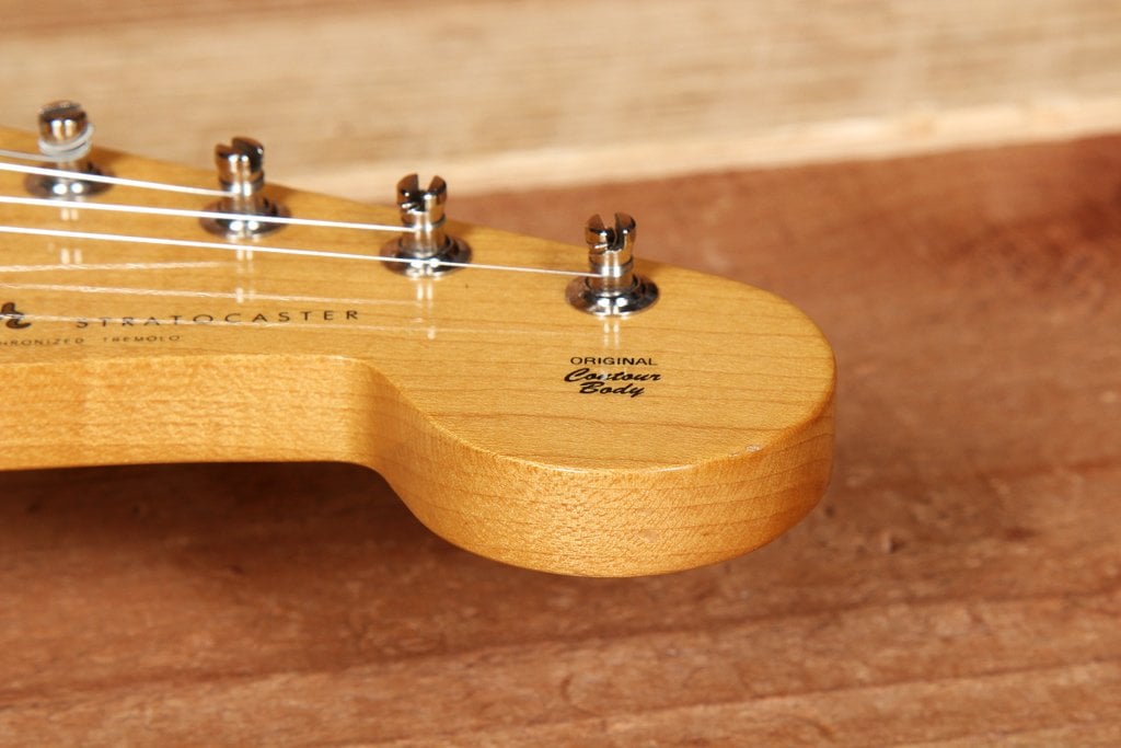 Classic '60s Stratocaster ball of the headstock