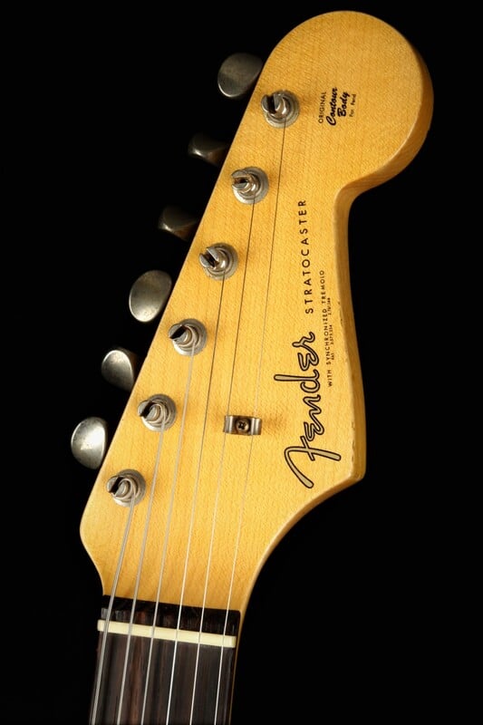 Limited Edition '62/'63 Stratocaster Journeyman Relic headstock