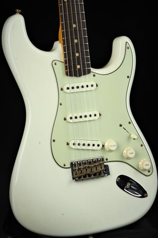 Limited Edition '62/'63 Stratocaster Journeyman Relic body side
