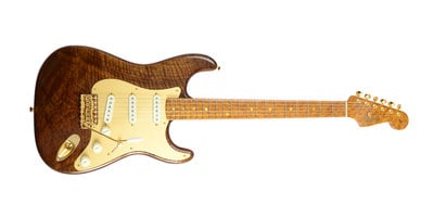 Claro Walnut Artisan Stratocaster 