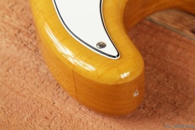 Foto Flame Stratocaster horn crack