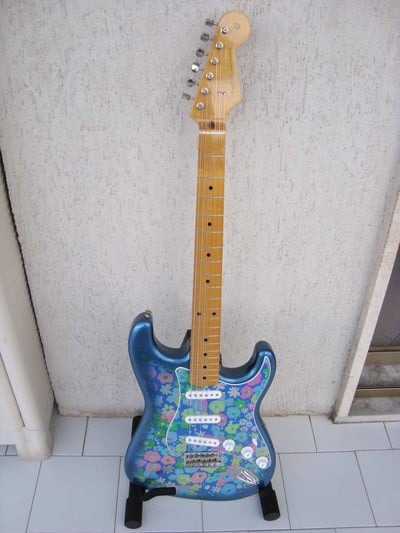 Classic Series Blue Flower Paisley Stratocaster 