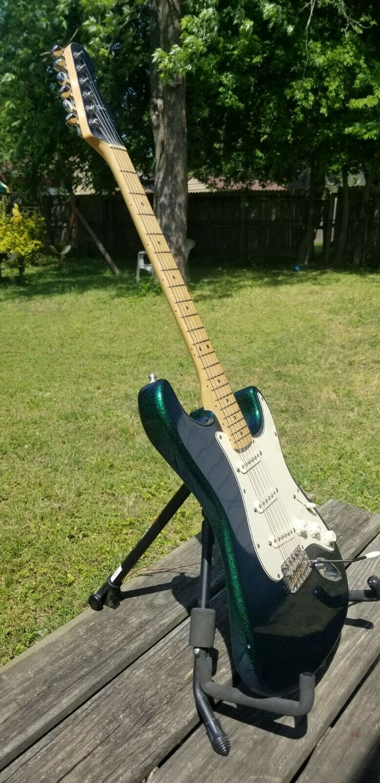 Limited Edition Flip Flop Green Blue Standard Stratocaster side