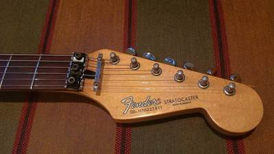 Floyd Rose Standard Stratocaster headstock