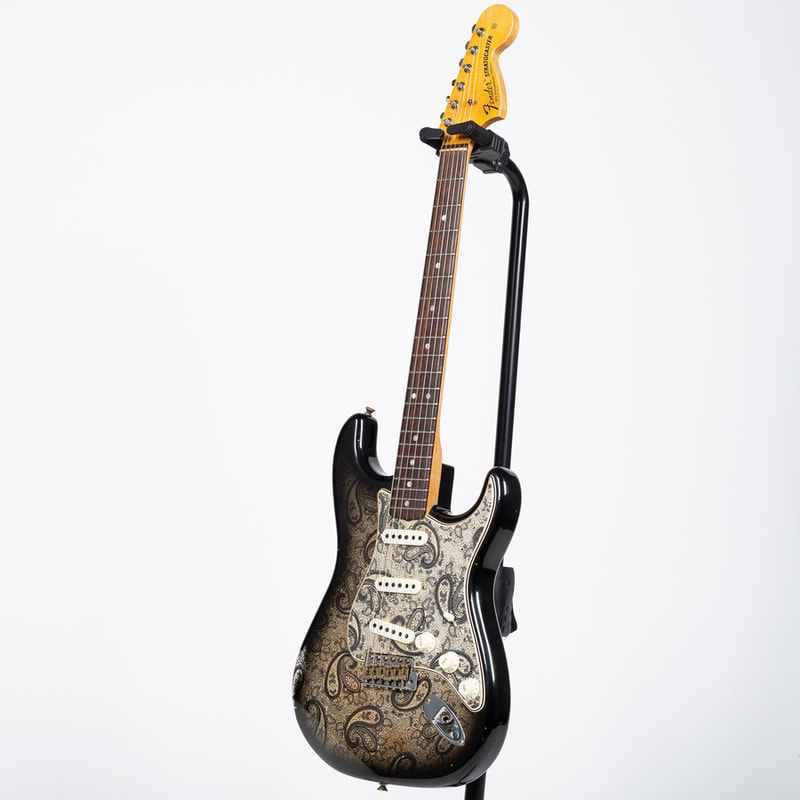 Limited '69 Black Paisley Stratocaster Relic side