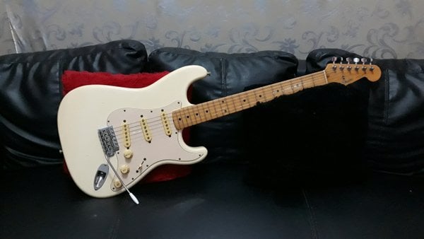 Fender ST38J