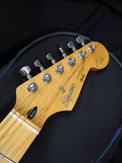 hank marvin stratocaster Headstock front