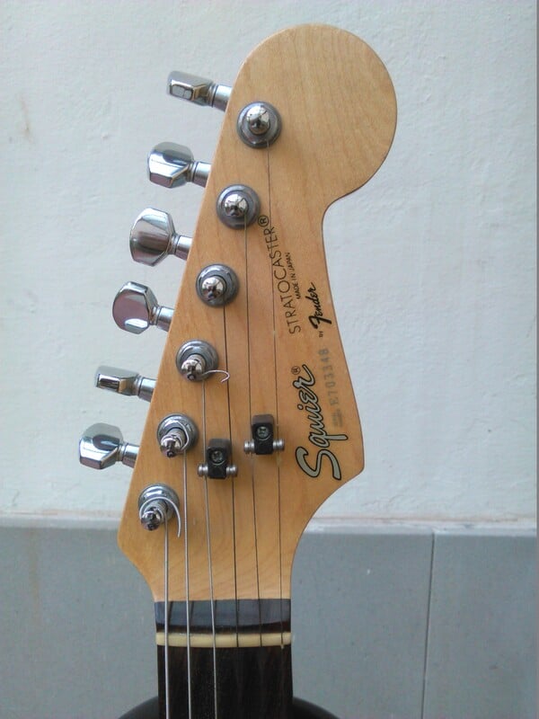 Squier Standard Stratocaster headstock