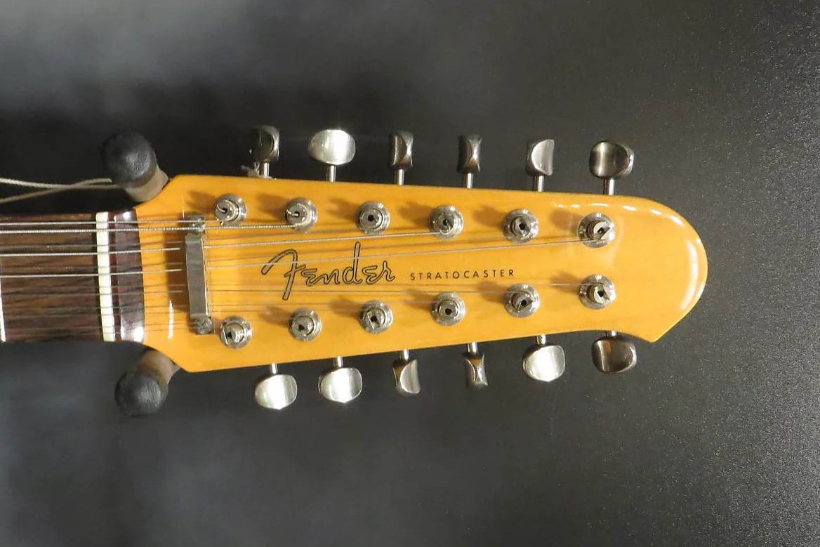 Headstock of the Stratocaster 12-String. It featured a Spaghetti logo.