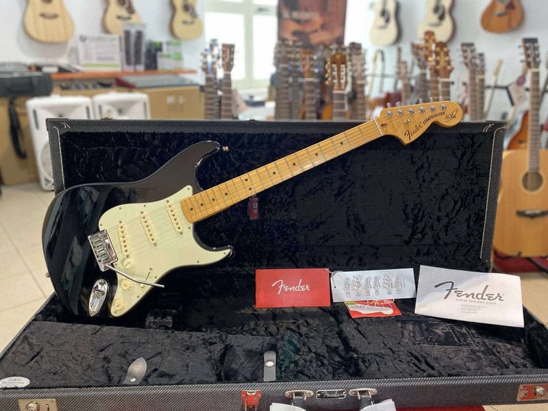 The Edge Strat with case
