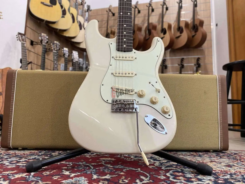 FSR Classic Special '60s Stratocaster Vintage White