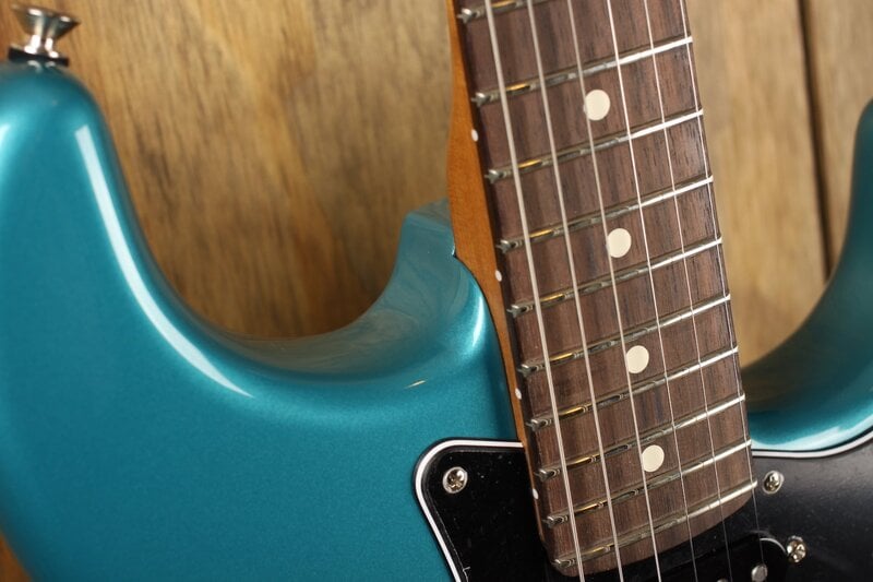 American Ash Stratocaster Ocean Turquoise Fretboard Dots