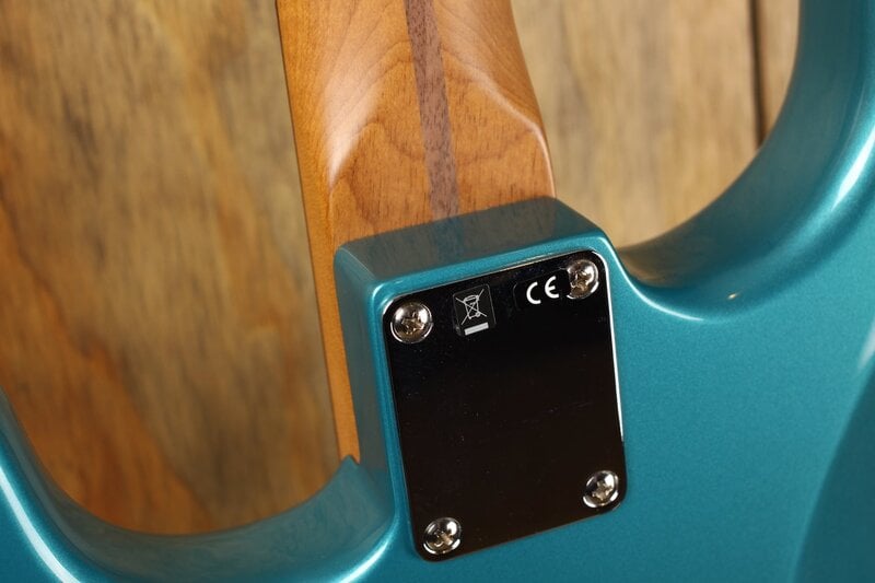 American Ash Stratocaster Ocean Turquoise Neck Plate