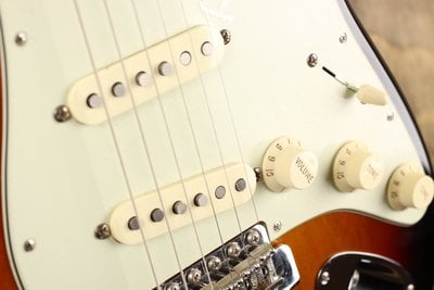 Classic '60s Stratocaster Laquer pickups