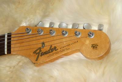 Master Design 1964 Gold Sparkle Relic Stratocaster headstock