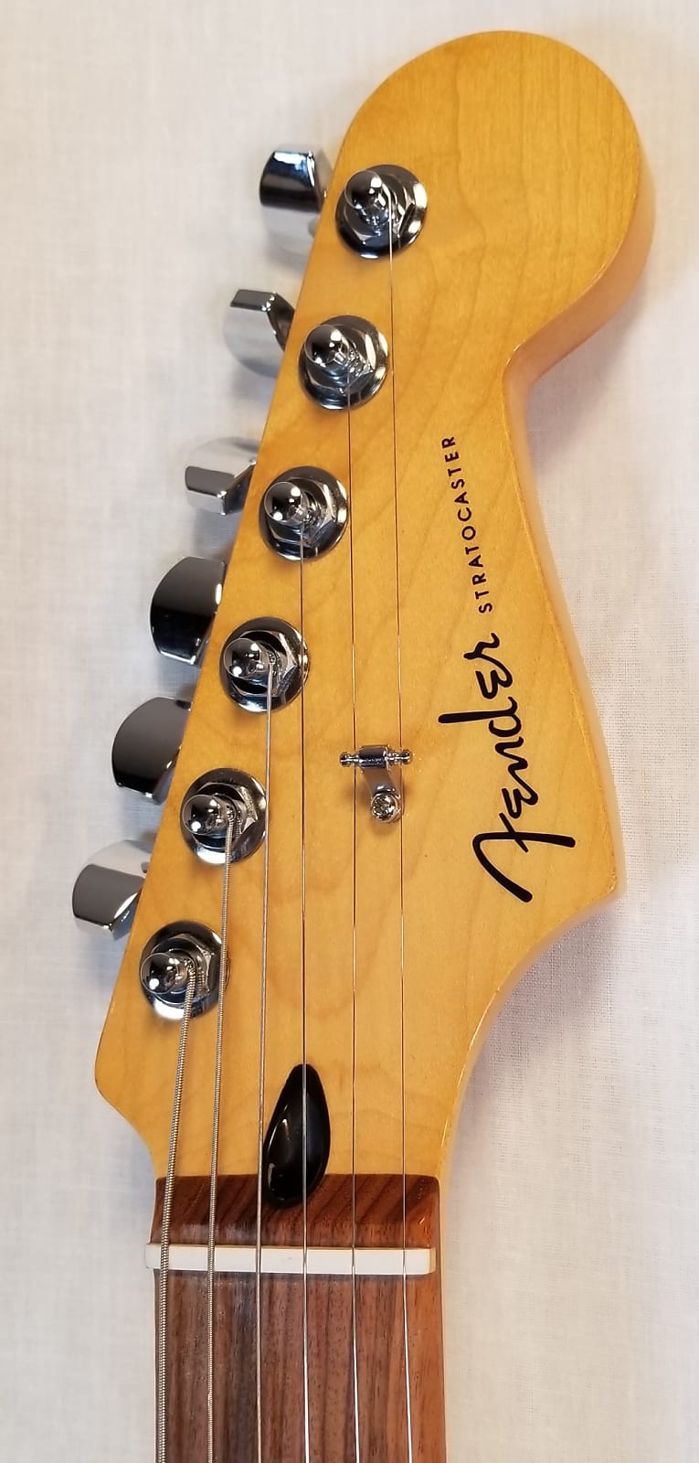 Player Plus Stratocaster headstock
