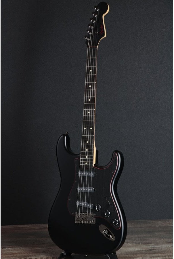 Limited Noir Stratocaster