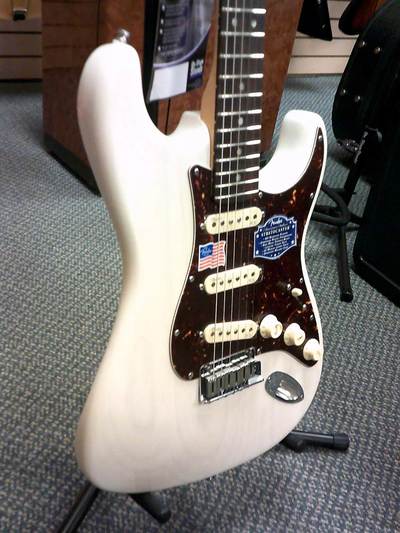 American Deluxe Ash Stratocaster Body Side