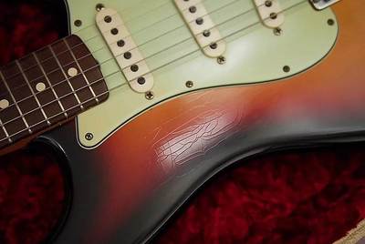 Masterbuilt 1960 Strat Relic with Brazilian Rosewood Fretboard checking