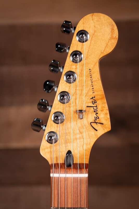 Player Plus Stratocaster HSS headstock