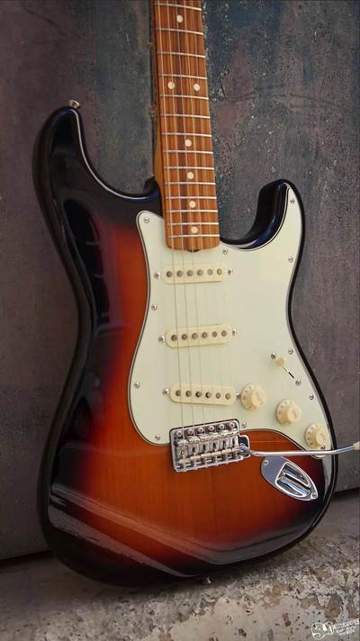 Classic '60s Stratocaster body side