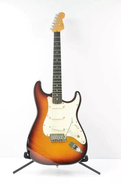35th Anniversary stratocaster front