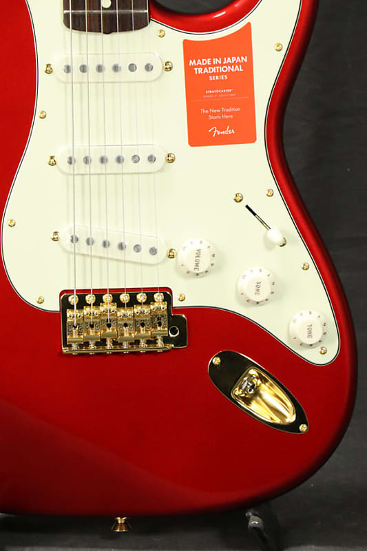 Made in Japan Traditional '60s Stratocaster with Gold Hardware