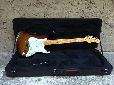 American Deluxe Stratocaster V Neck front