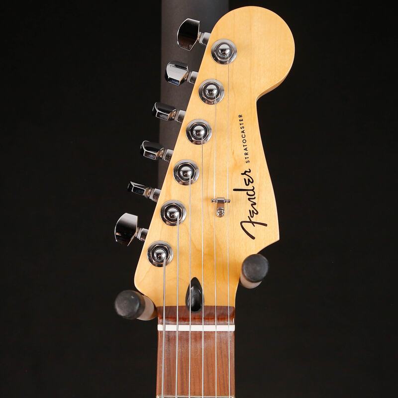 Player Plus Stratocaster HSS headstock