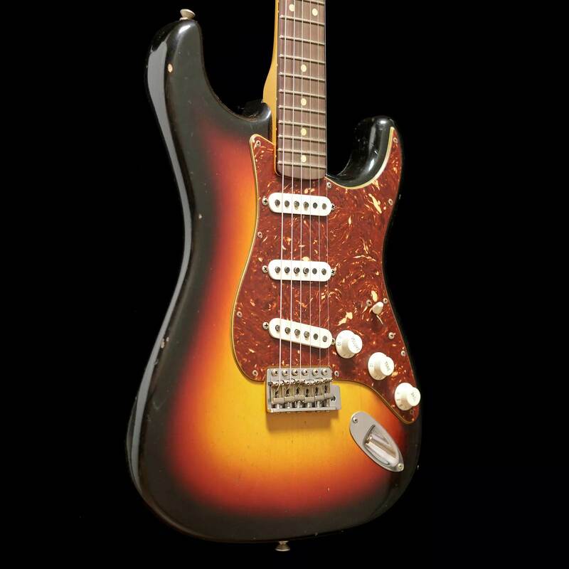 Limited 1962 Stratocaster Journeyman Relic 3-Tone Sunburst body side