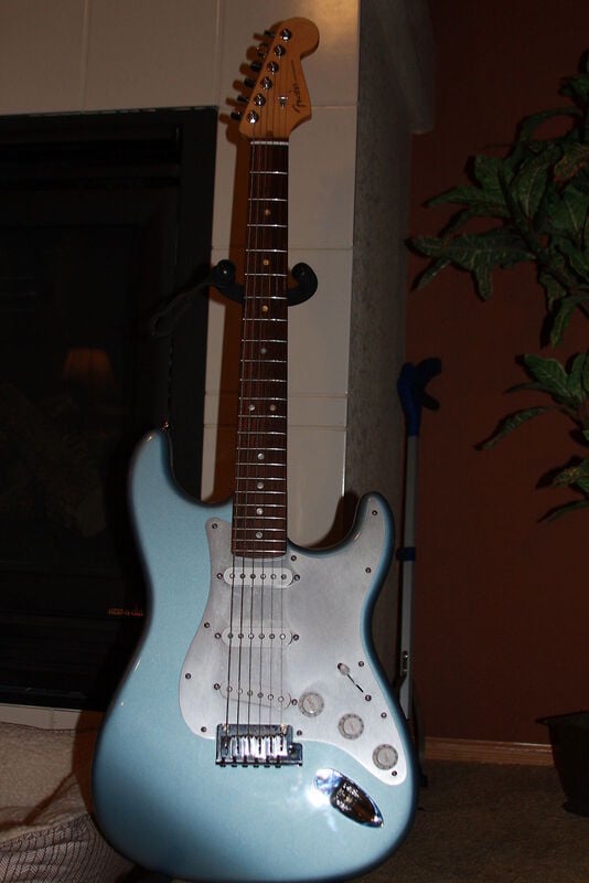 FSR 2012 American Deluxe stratocaster front