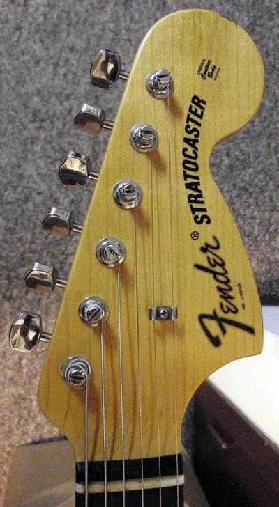 Limited 1967 Stratocaster Relic headstock