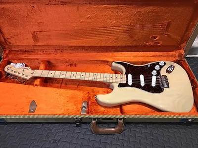 Buddy Guy stratocaster front