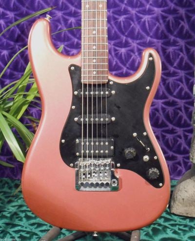Contemporary Deluxe Stratocaster 027-5700
