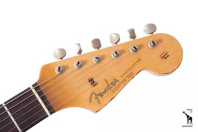 Builder Select 1962 Stratocaster Relic headstock